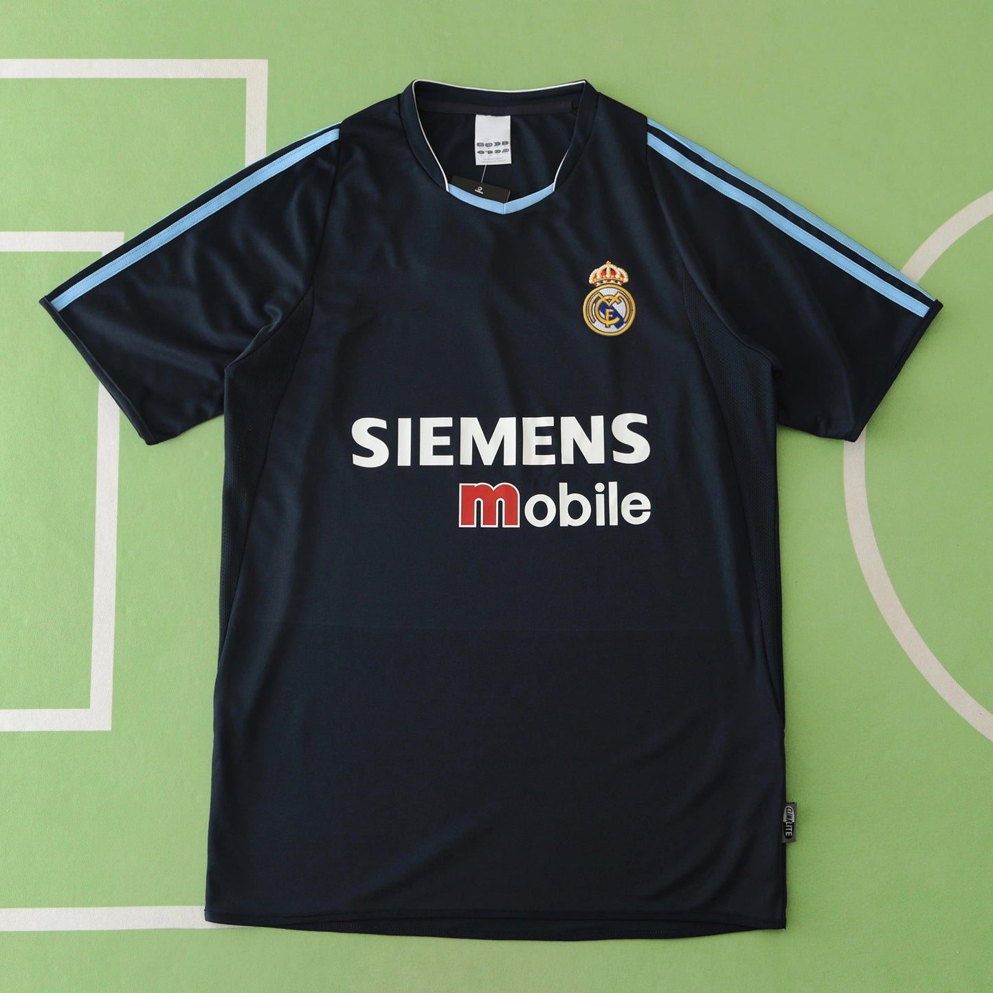 Real Madrid 2003/04 Away Jersey - Retro Edition (Siemens Sponsor)