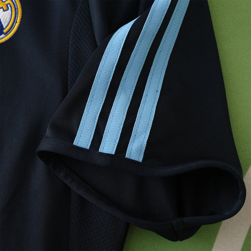 Real Madrid 2003/04 Away Jersey - Retro Edition (Siemens Sponsor)