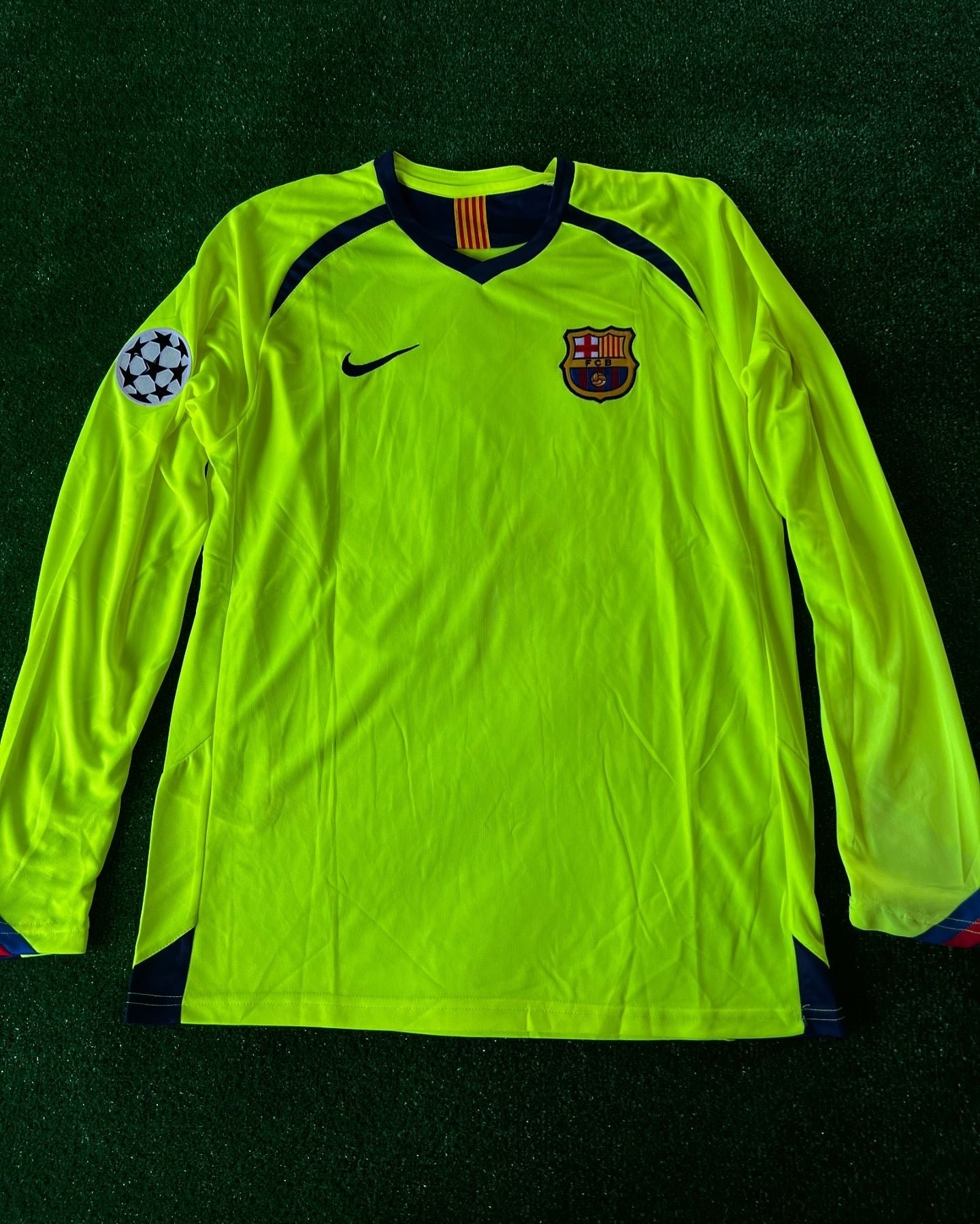 Lionel Messi Barcelona 05-06 Season Retro Long Sleeve Jersey