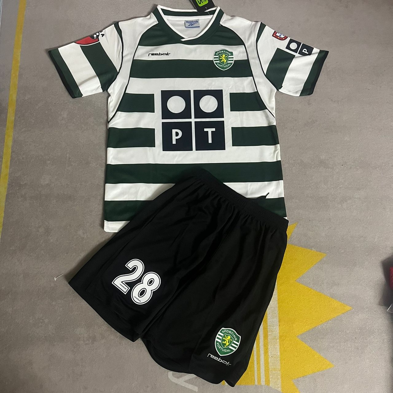 Cristiano Ronaldo Sporting CP Lisbon  Kids Children Number 28 Vintage Jersey Trikot Set