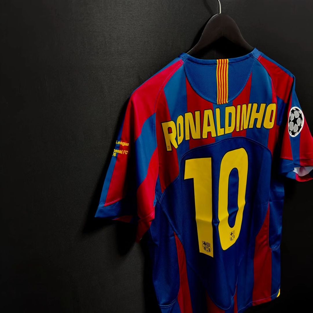 Ronaldinho Barcelona 2007 Champions League Retro Short Sleeve Jersey