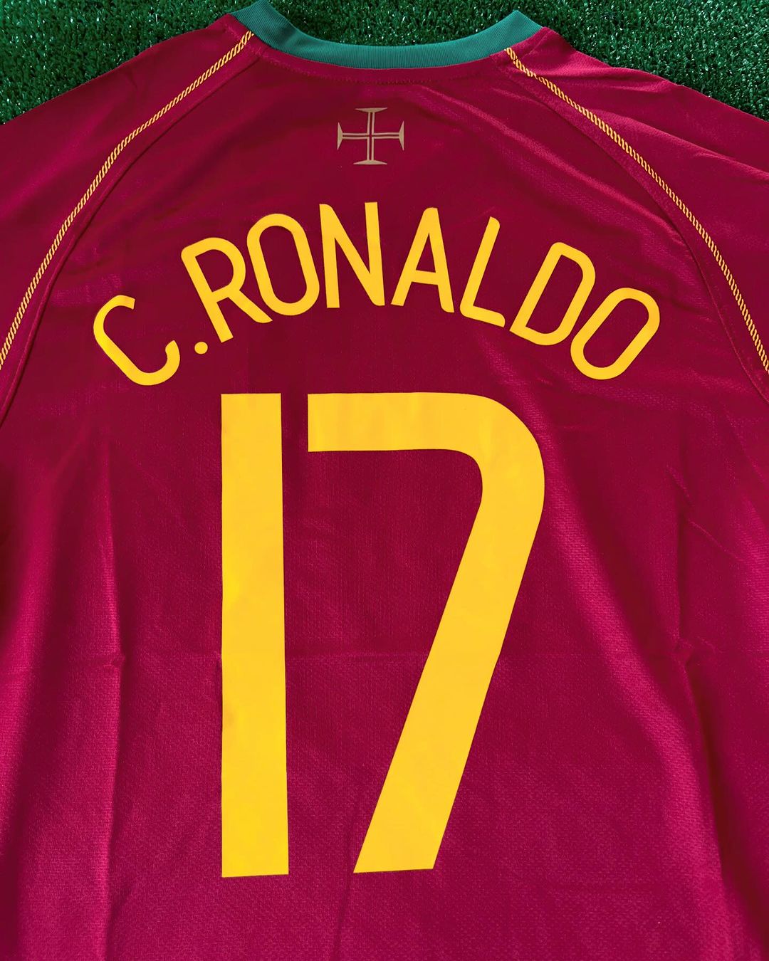 Cristiano Ronaldo Portugal EURO 2004 Retro Short-Sleeve Football Jersey