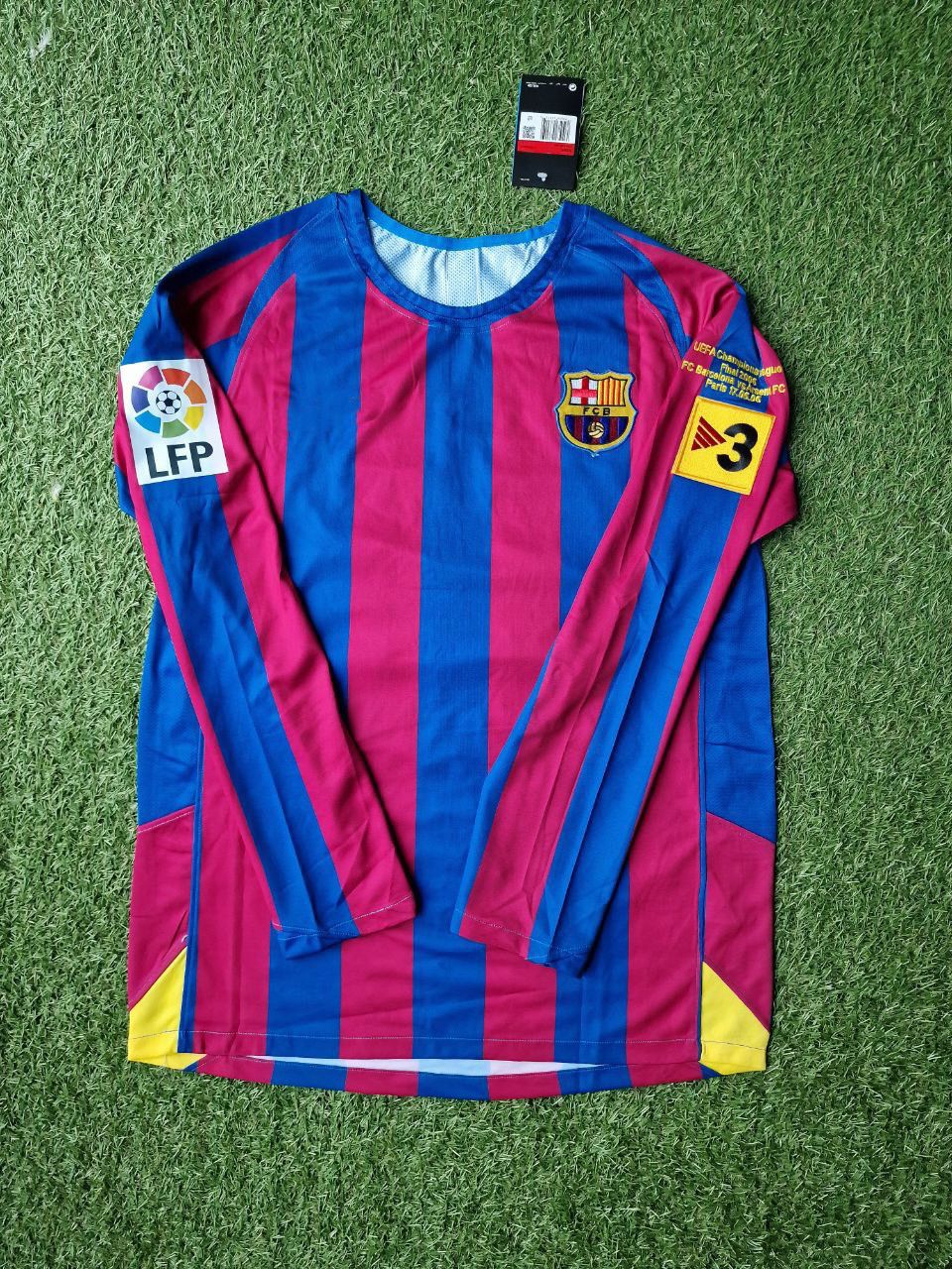 Ronaldinho Barcelona 2007 La liga season Retro Long Sleeve Jersey