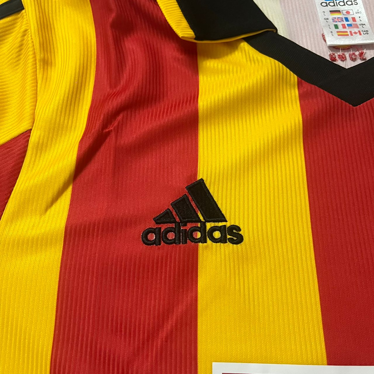 Galatasaray UEFA 2000 Sezon Sari Kirmizi Retro Forma Jersey