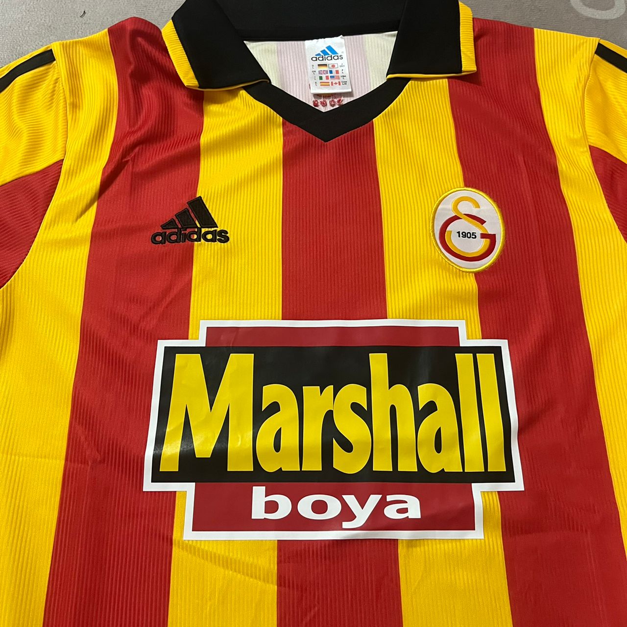 Galatasaray UEFA 2000 Sezon Sari Kirmizi Retro Forma Jersey