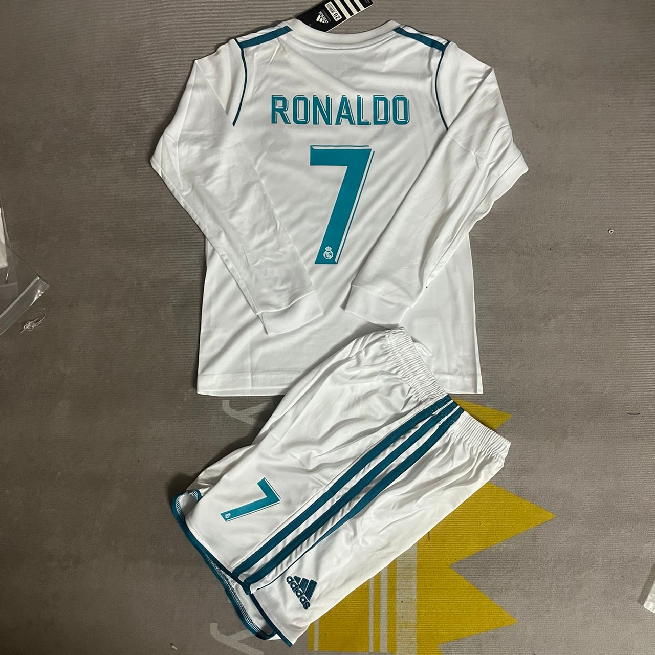 Cristiano Ronaldo Real Madrid 2018 Champions League Final Kids Kit Kindertrikot Maillot Enfant Kindertrui (Ages 3-13)