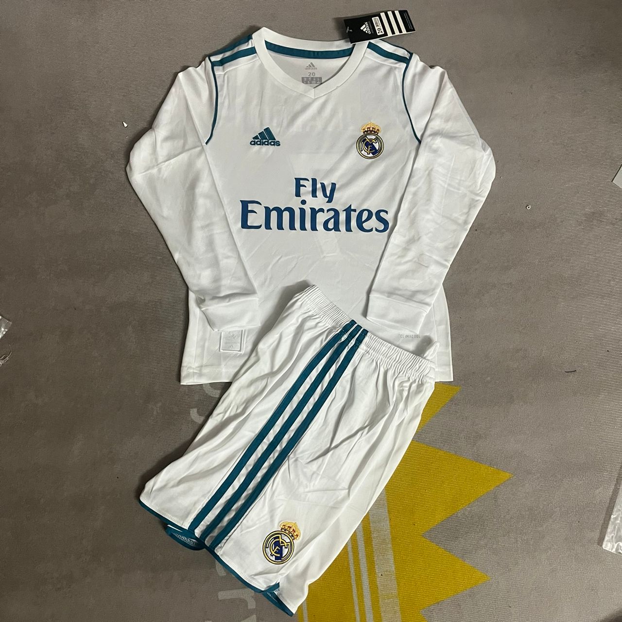 Cristiano Ronaldo Real Madrid White Retro Child Kids Kit Kindertrikot Maillot Enfant Kindertrui (Ages 3-13)