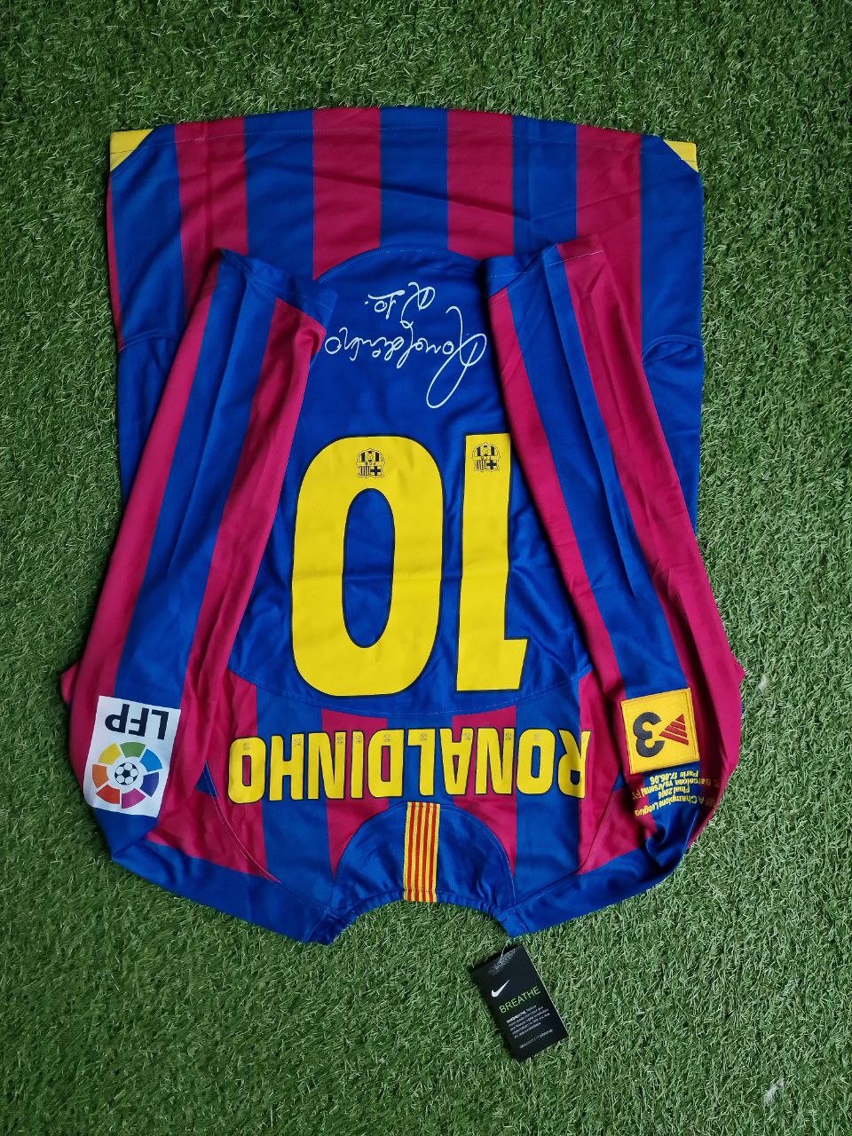 Ronaldinho Barcelona 2007 La liga season Retro Long Sleeve Jersey