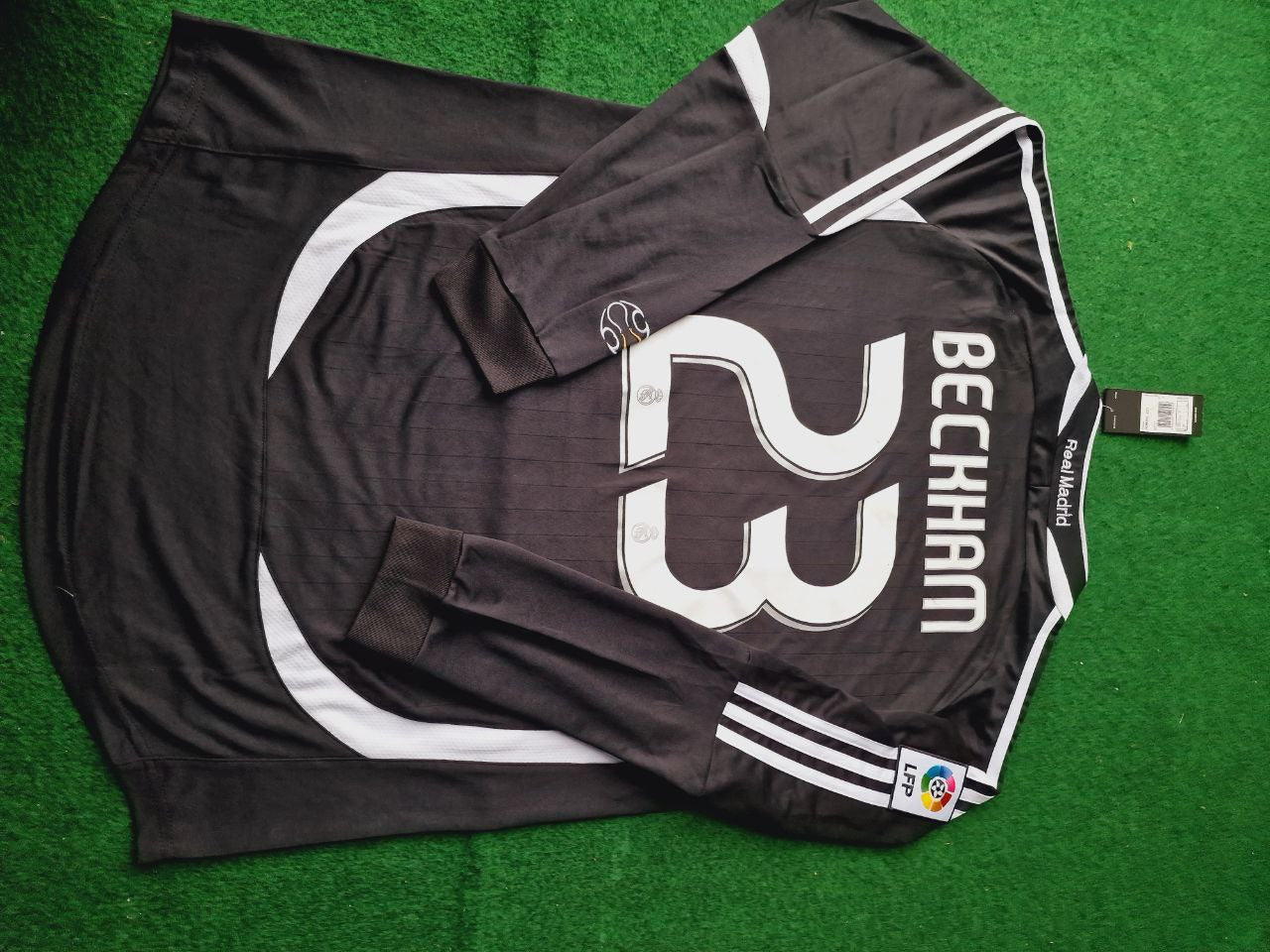 David Beckham Real Madrid 2006/07 Third Long-Sleeved Retro Football Jersey