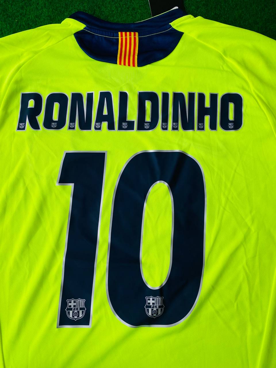 Ronaldinho Barcelona 2006 season Retro Green  Short Sleeve Jersey